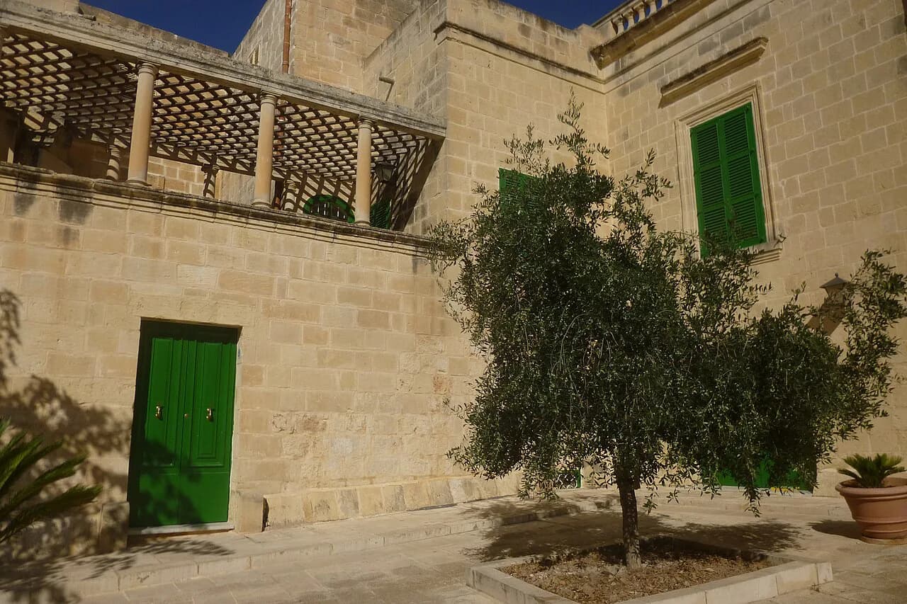Bastion Square, Mdina: The Viewpoint and What's Nearby