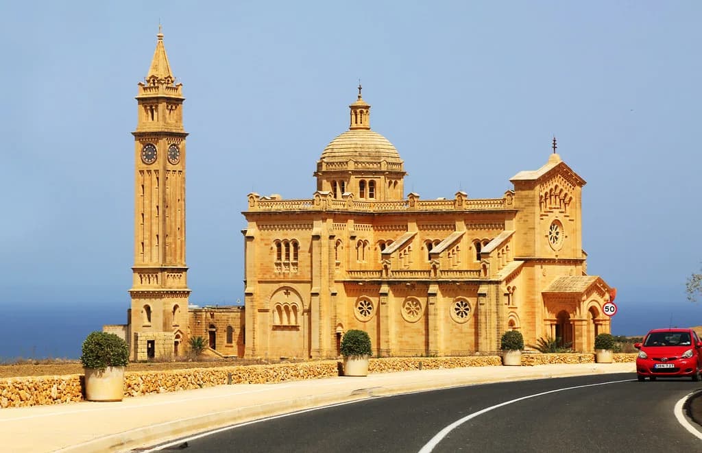 Where to Eat in Gozo: Restaurants, Local Dishes and Views