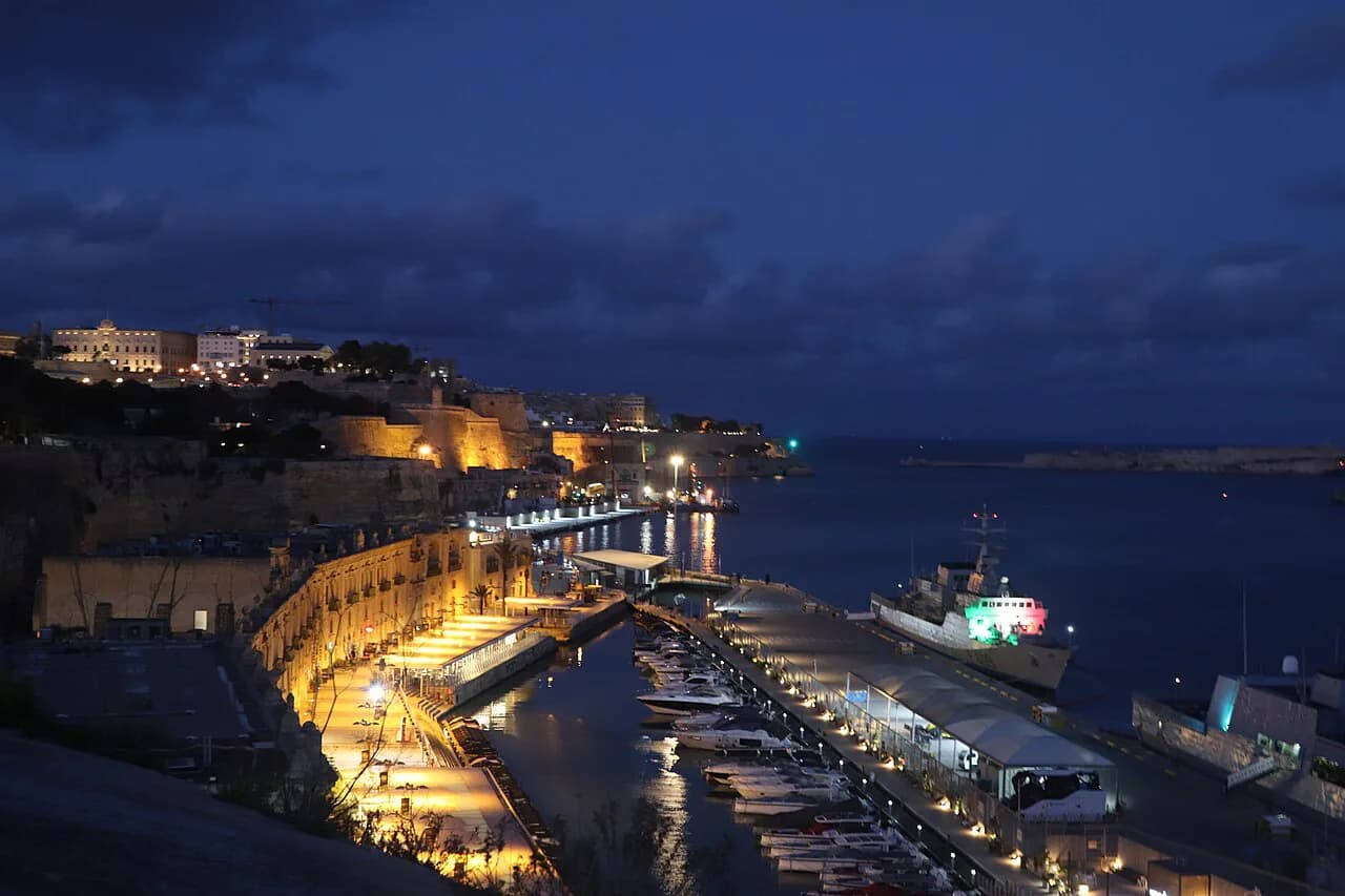 Floriana, Malta: A Visitor's Guide to Valletta's Neighbouring District