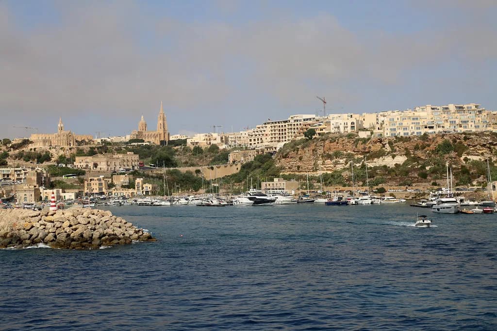 Gozo Tours: Choosing Between Boat Trips and Island Tours