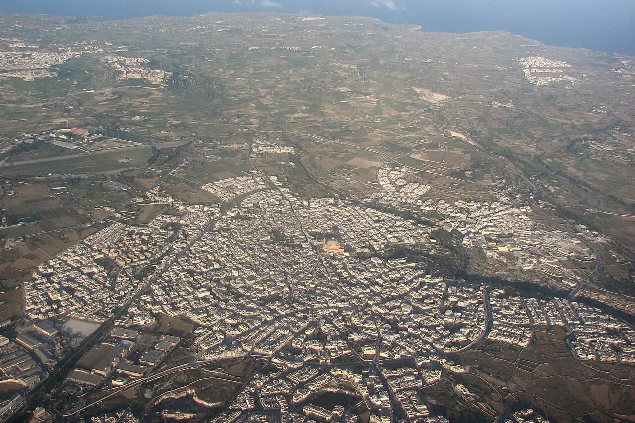 Planning the areas of Mosta for gardens and quiet villages