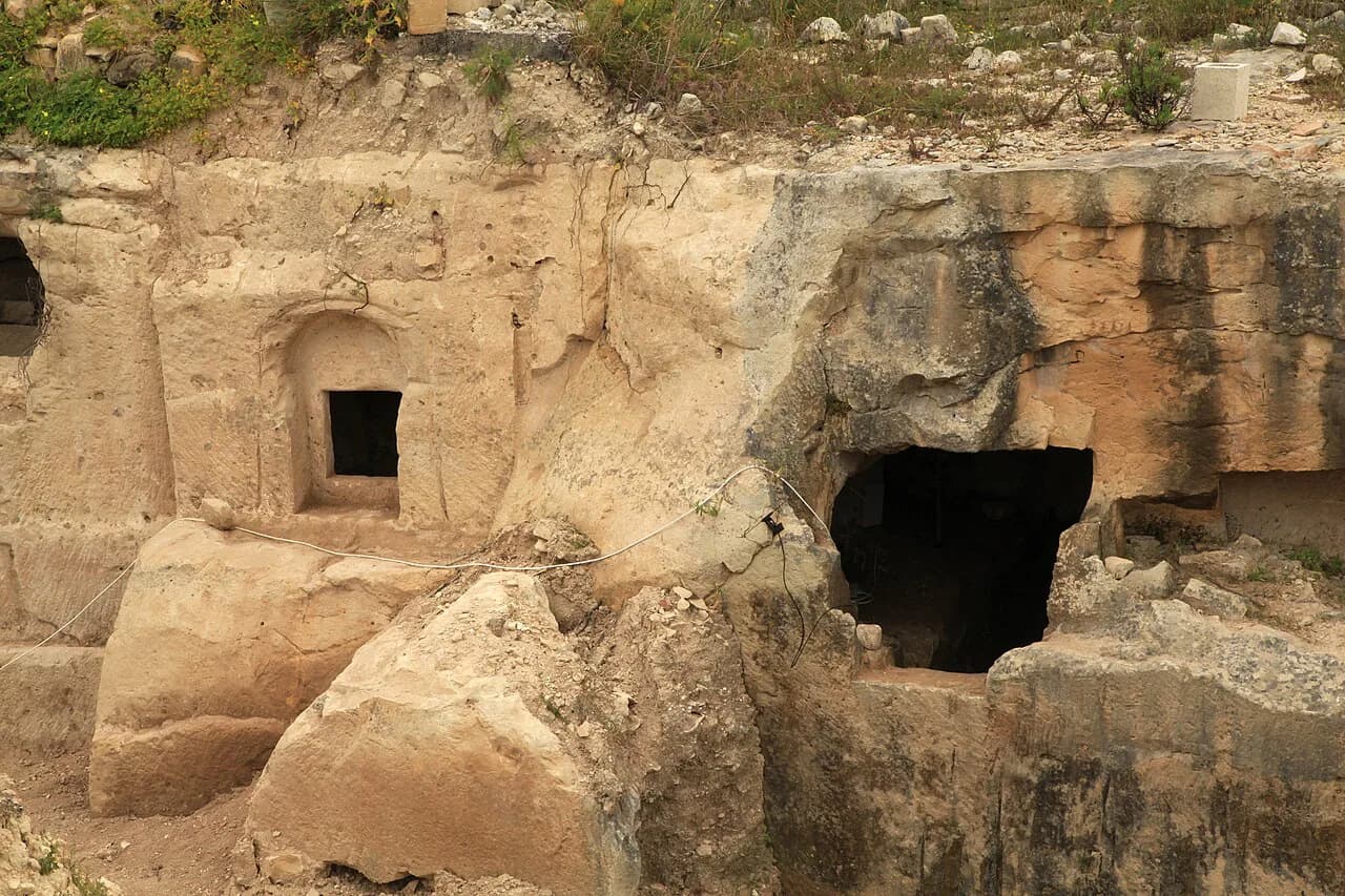Ta' Bistra Catacombs, Mosta: A Visitor's Guide