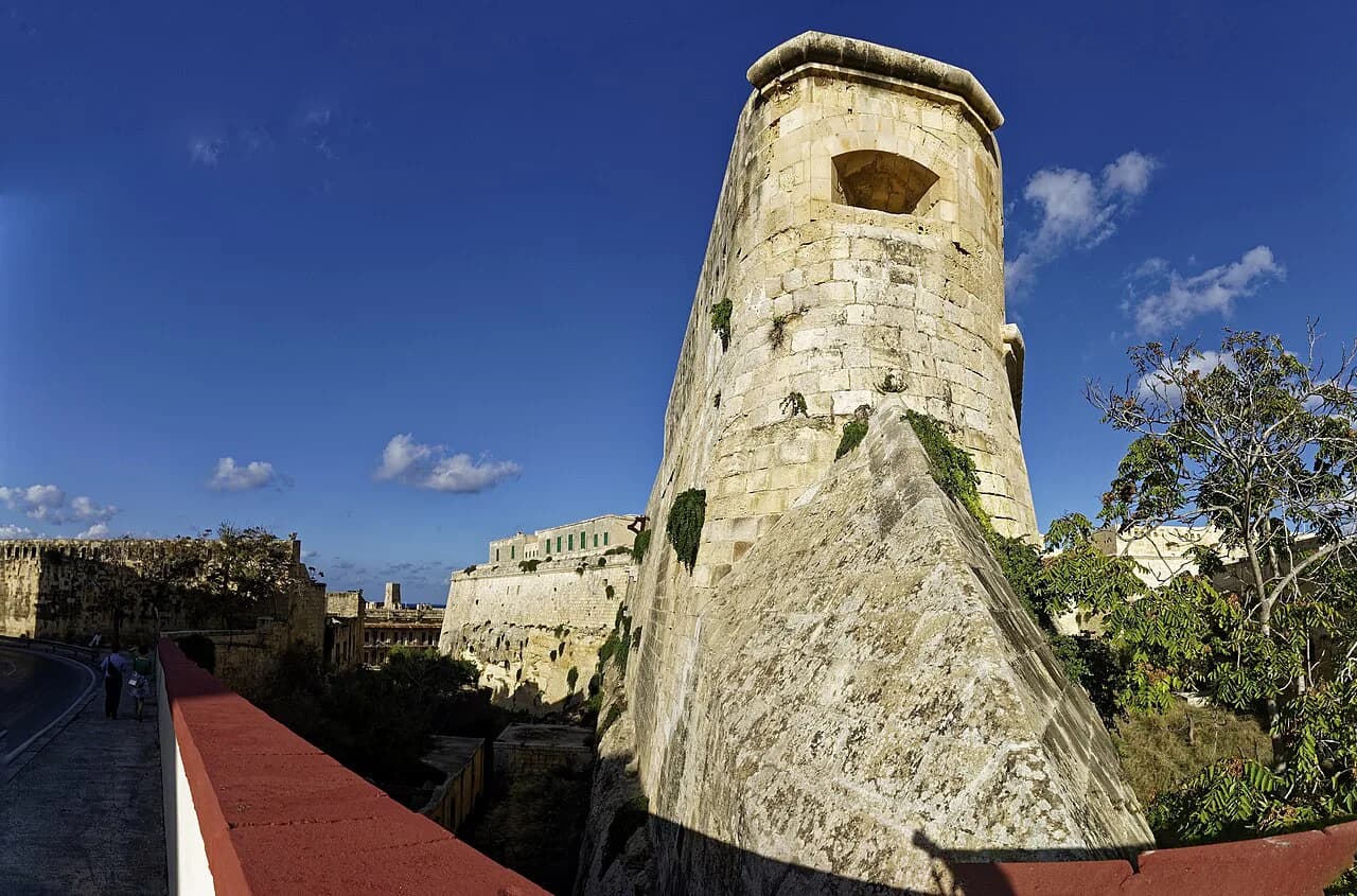 Valletta Fort: Fort St Elmo and the City's Walls