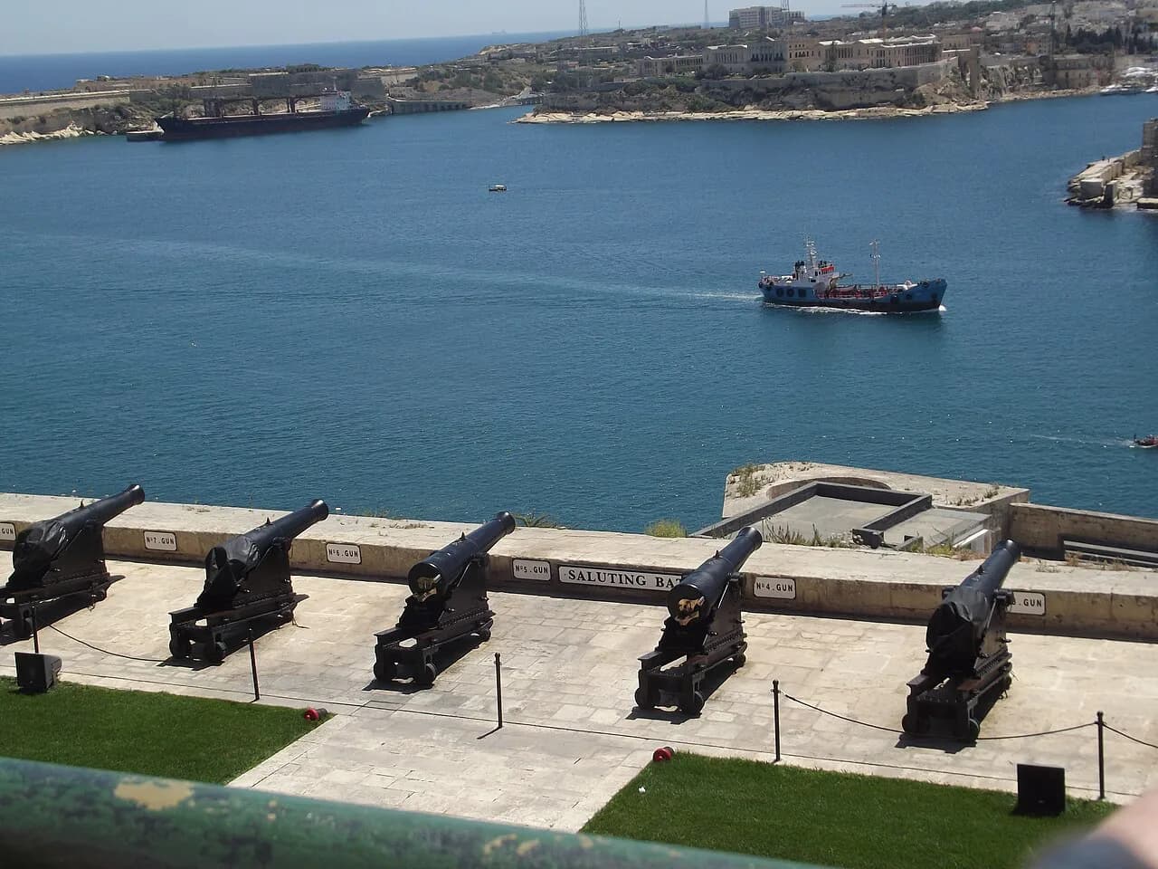 Valletta Boat Trips: Grand Harbour Cruises and What You See