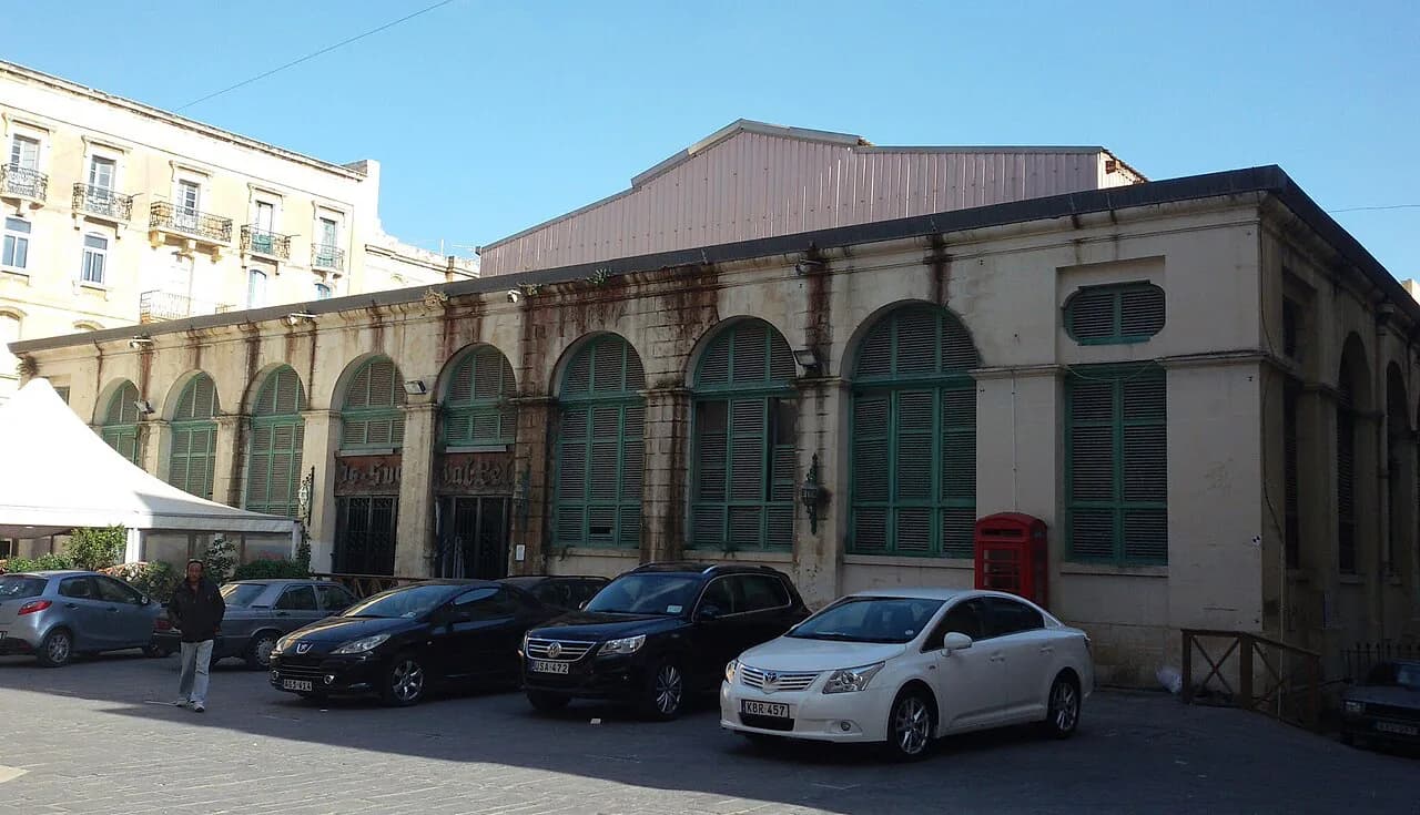 Valletta Market: Il-Monti Days, Location and What's Sold