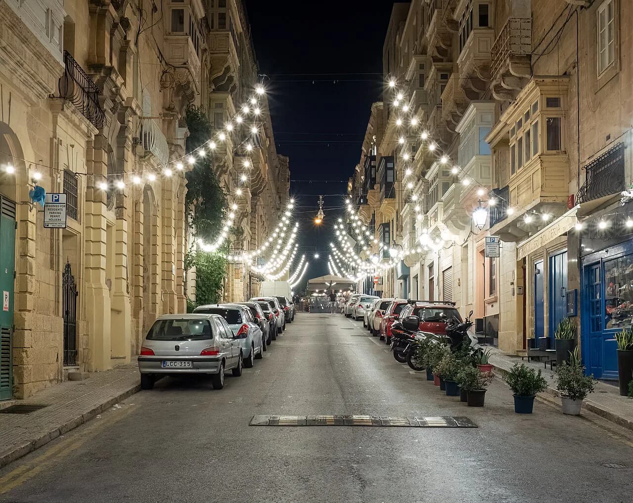 Valletta Streets: Republic Street, Merchants Street and the Grid