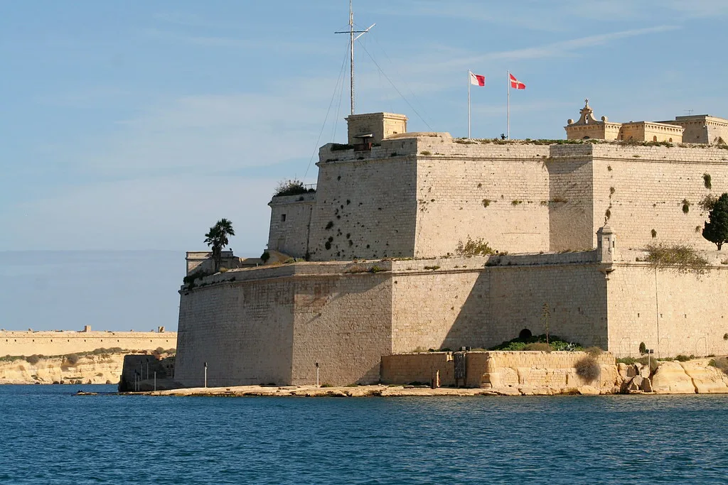 Fort St Angelo guarding the entrance to Birgu's harbour.