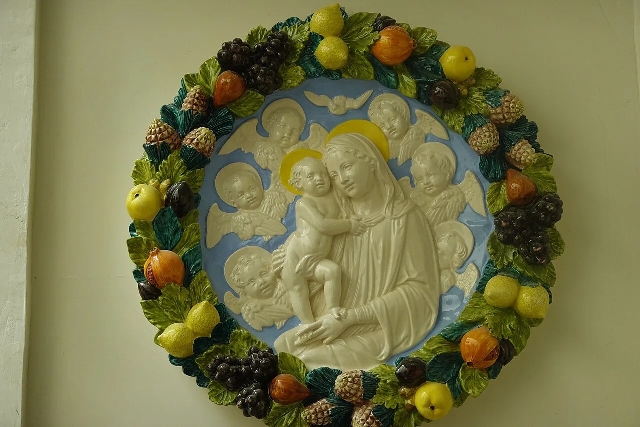 A glazed terracotta roundel inside Casa Rocca Piccola.