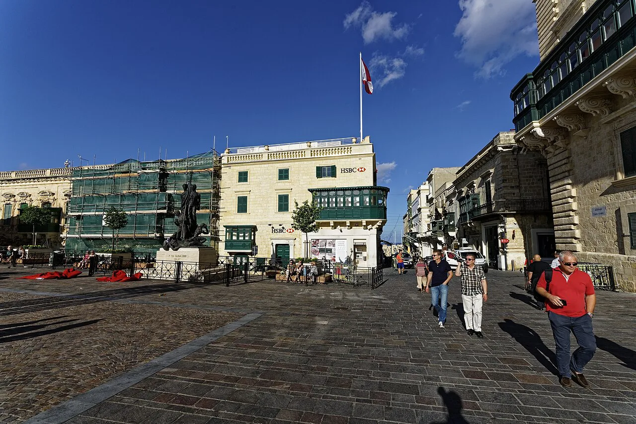 St George's Square in Valletta with the Sette Giugno monument.