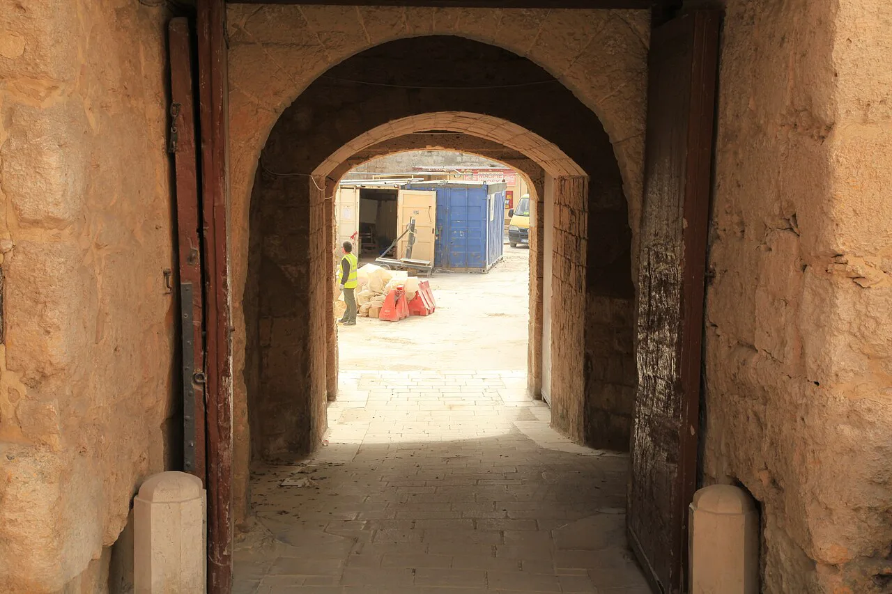 The inner Greek's Gate passage in Mdina.
