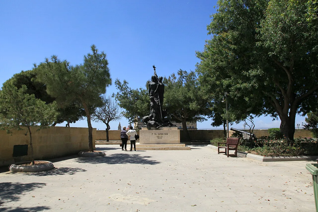 The monument and shaded terrace of Hastings Gardens in Valletta.