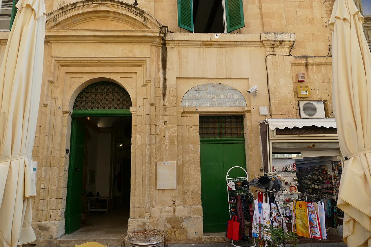 A shop doorway on Triq il-Merkanti in Valletta.