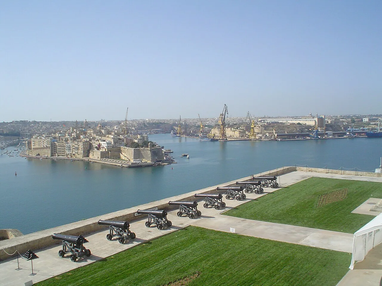 Cannons on the Upper Barrakka battery overlooking Grand Harbour.