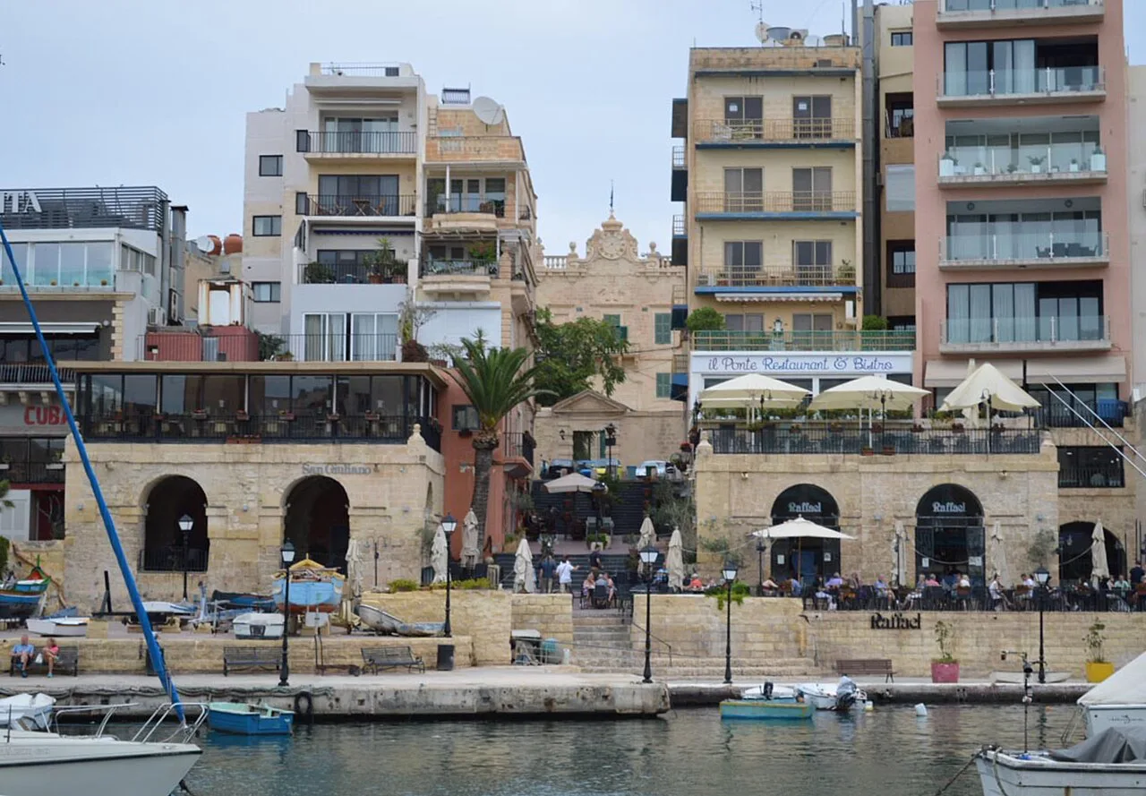 Restaurants on Spinola Bay in St Julian's, close to Spinola Palace.
