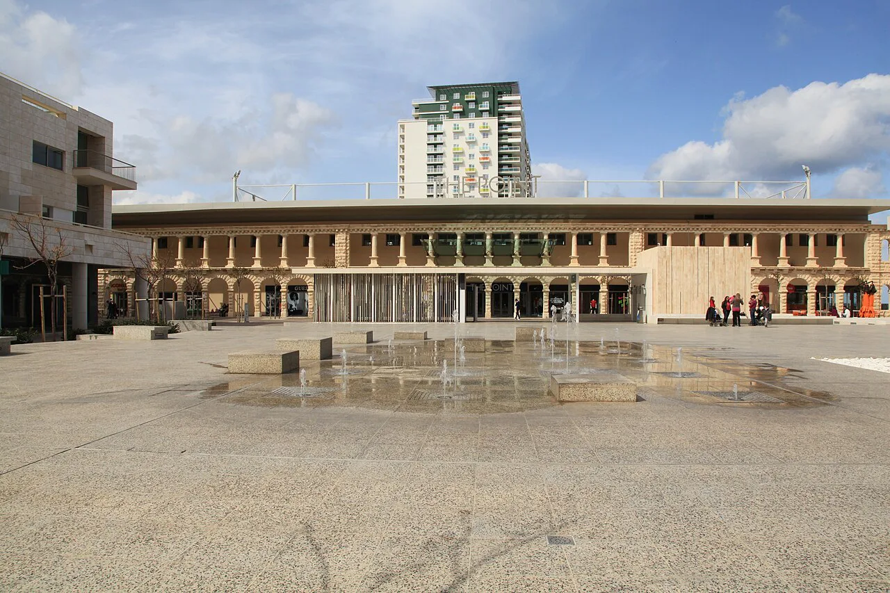 Pjazza Tigné at Tigné Point in Sliema.